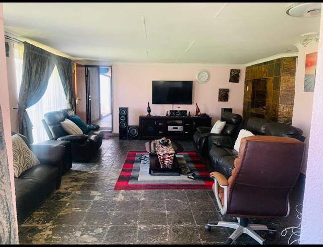3 BEDROOM HOUSE FOR SALE IN JORDAAN PARK